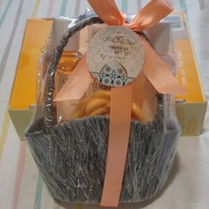Orange and Gray Bath Soak & Bubbles Gift Set